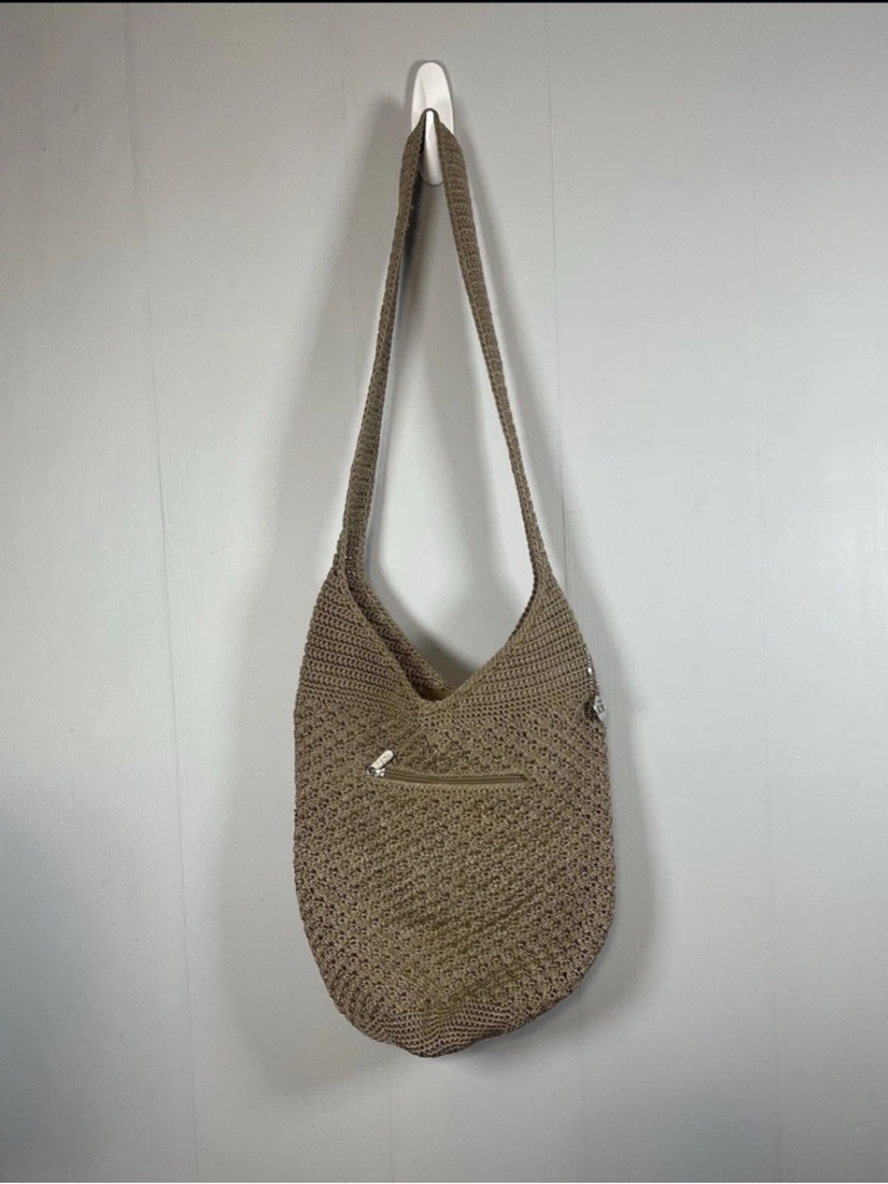 The Sak Crochet Hobo Slouchy Bag Travel Purse Beachy Boho Neutral Tan